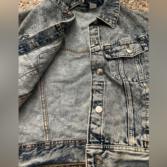 Hip length jean jacket - Picture 4 of 4